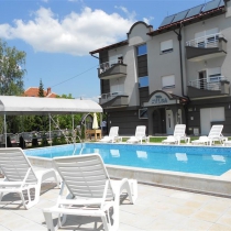 vila-milsa-dvoriste vila-milsa-dvoriste